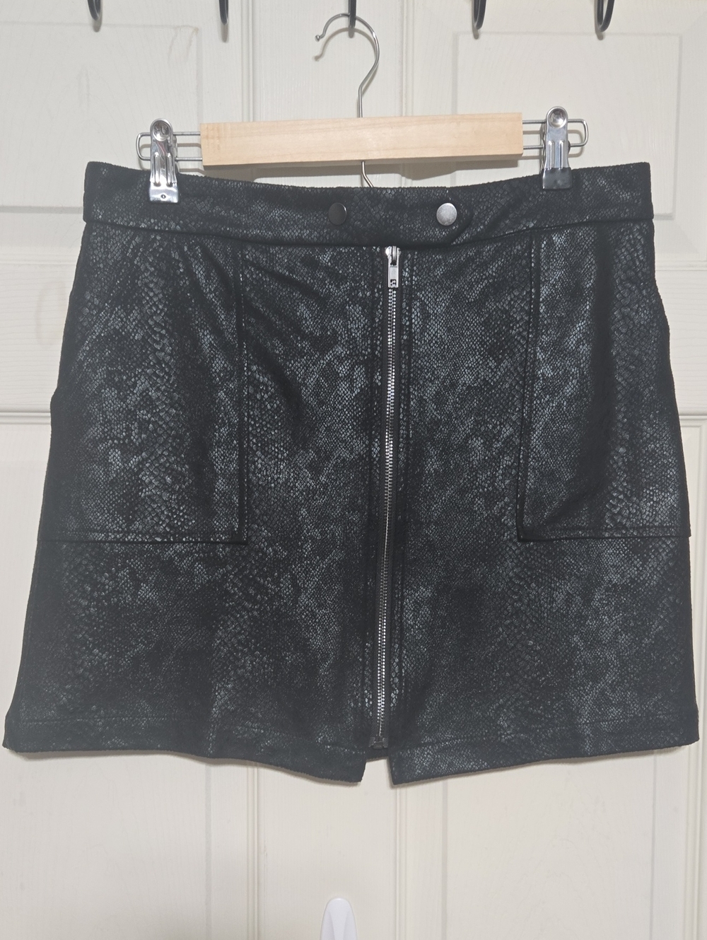 Skies Are Blue Black Snake-Print Front Zip Mini Skirt